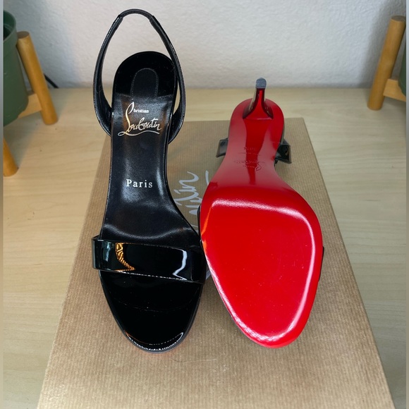 Christian Louboutin Paris - Picture 2 of 8